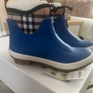 Brand New/Never worn Burberry rain boots